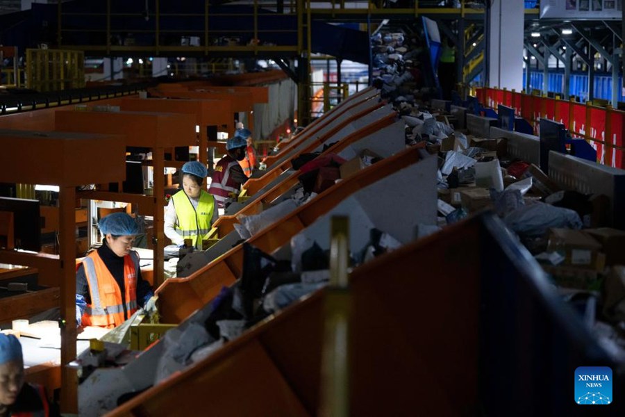 China Post si impegna a garantire la consegna dei pacchi per il festival dello shopping online 