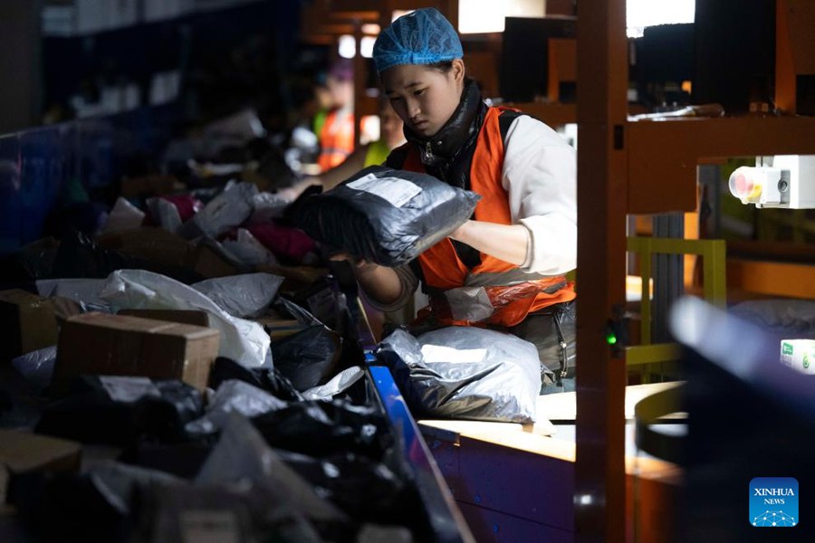 China Post si impegna a garantire la consegna dei pacchi per il festival dello shopping online 