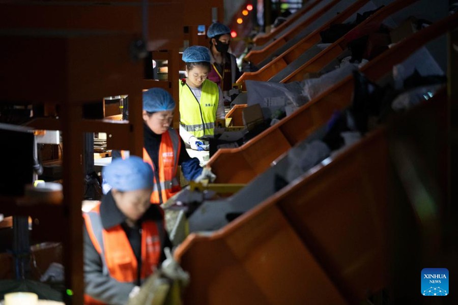 China Post si impegna a garantire la consegna dei pacchi per il festival dello shopping online 