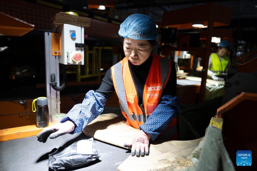 China Post si impegna a garantire la consegna dei pacchi per il festival dello shopping online