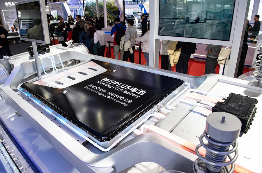 Batteria Shenxing PLUS esposta allo stand di Contemporary Amperex Technology Co., Ltd. (CATL) alla seconda China International Supply Chain Expo a Beijing, capitale della Cina. (28 novembre 2024 - Xinhua/Chen Zhonghao)