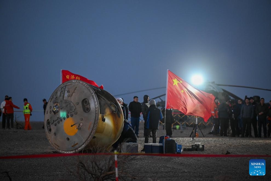 Shenzhou 21: atterrata con successo sulla Terra