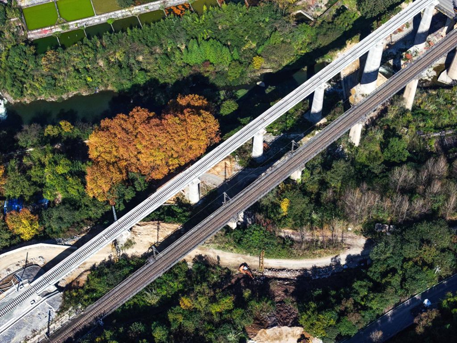 Completata la posa dei binari del progetto di estensione della ferrovia Weng'an-Machangping nel Guizhou, Cina sudoccidentale