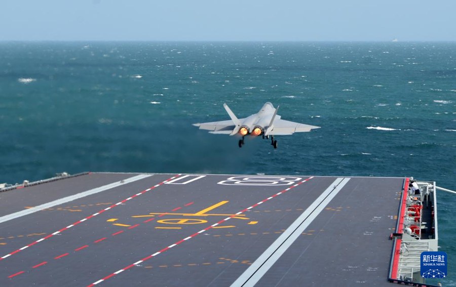 Formazione della portaerei Fujian conduce il primo addestramento a fuoco vivo in mare