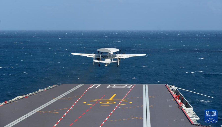 Formazione della portaerei Fujian conduce il primo addestramento a fuoco vivo in mare