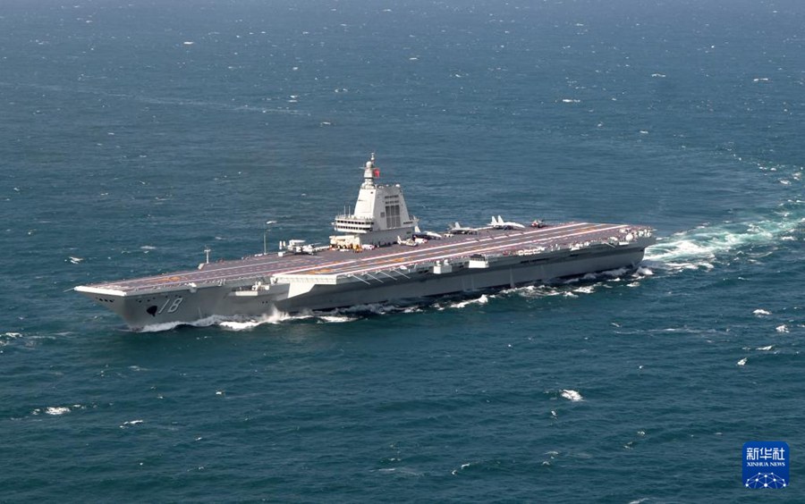 Formazione della portaerei Fujian conduce il primo addestramento a fuoco vivo in mare