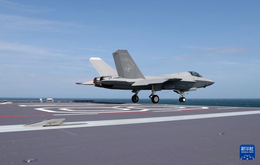 Formazione della portaerei Fujian conduce il primo addestramento a fuoco vivo in mare