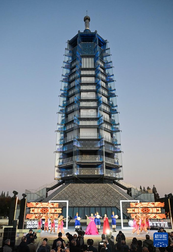 Sindaci da tutto il mondo discutono di governance urbana nella storica città cinese di Nanjing