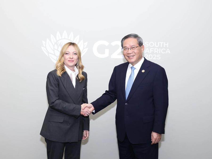 Il Primo Ministro cinese Li Qiang incontra la Presidente del Consiglio italiana Giorgia Meloni a Johannesburg, Sudafrica. (22 novembre 2025 - Xinhua/Huang Jingwen)