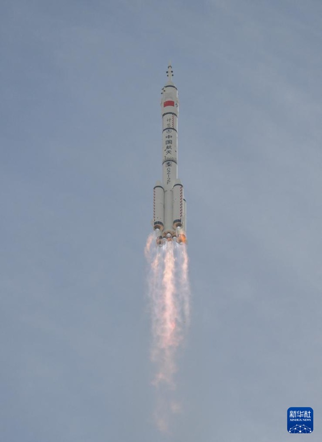 Primo lancio d'emergenza! Successo per la navicella Shenzhou-22