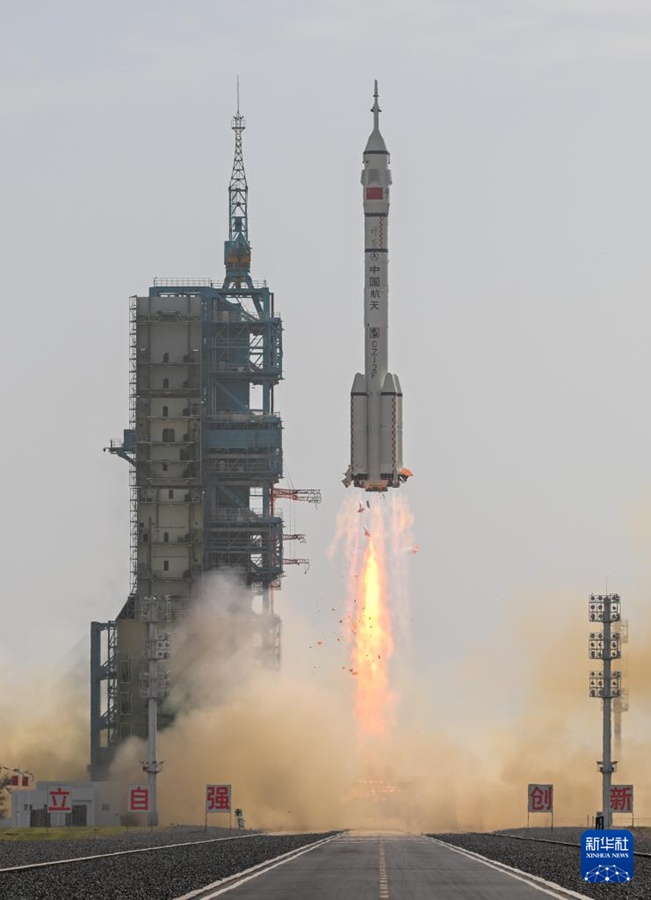 Primo lancio d'emergenza! Successo per la navicella Shenzhou-22