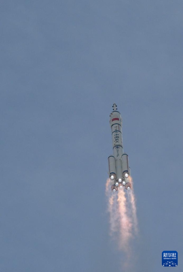 Primo lancio d'emergenza! Successo per la navicella Shenzhou-22