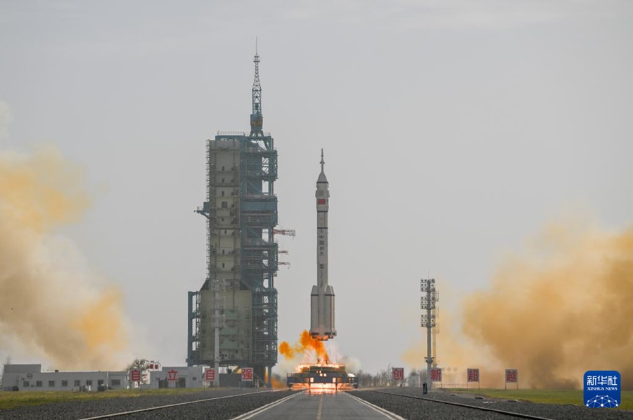 Primo lancio d'emergenza! Successo per la navicella Shenzhou-22