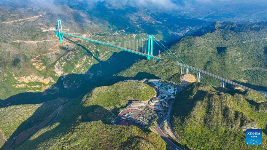 Il ponte più alto del mondo porta il turismo locale a nuove vette