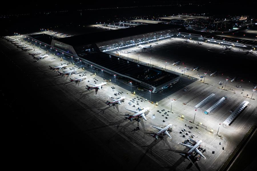 Piazzale dell'aeroporto internazionale Huahu di Ezhou, nella provincia dello Hubei, Cina centrale. (11 luglio 2025 - Xinhua/Xiao Yijiu)