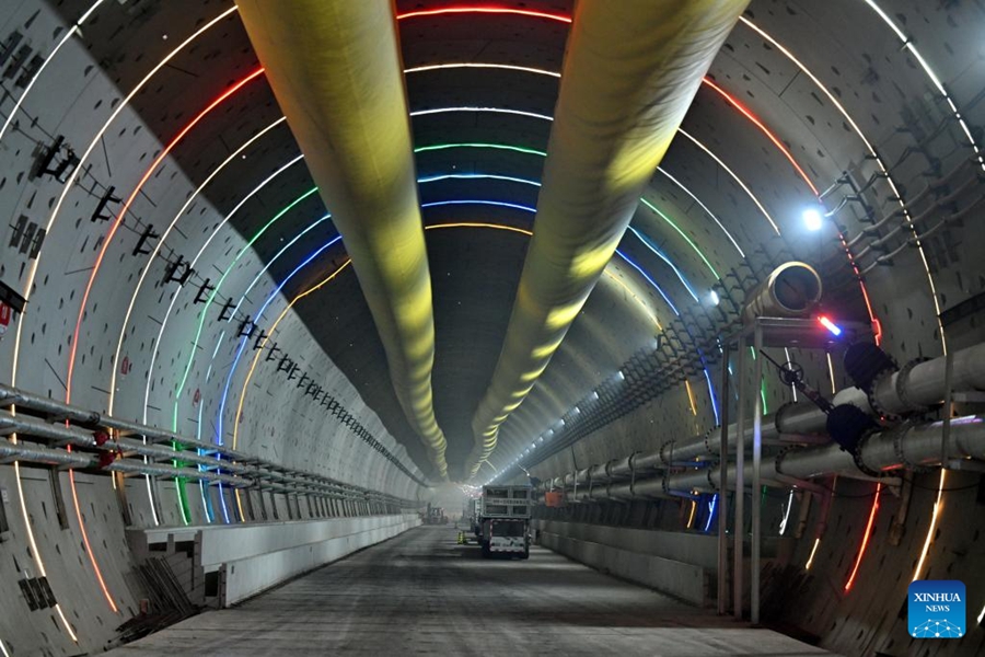 Tunnel Jingu Haihe della ferrovia ad alta velocità Tianjin-Weifang perforato con successo