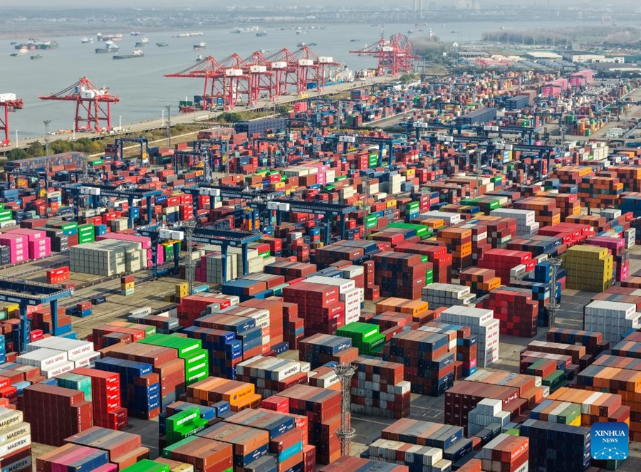 Zona Longtan del porto di Nanjing, nella provincia orientale cinese del Jiangsu. (8 dicembre 2025 - Xinhua/Fang Dongxu)