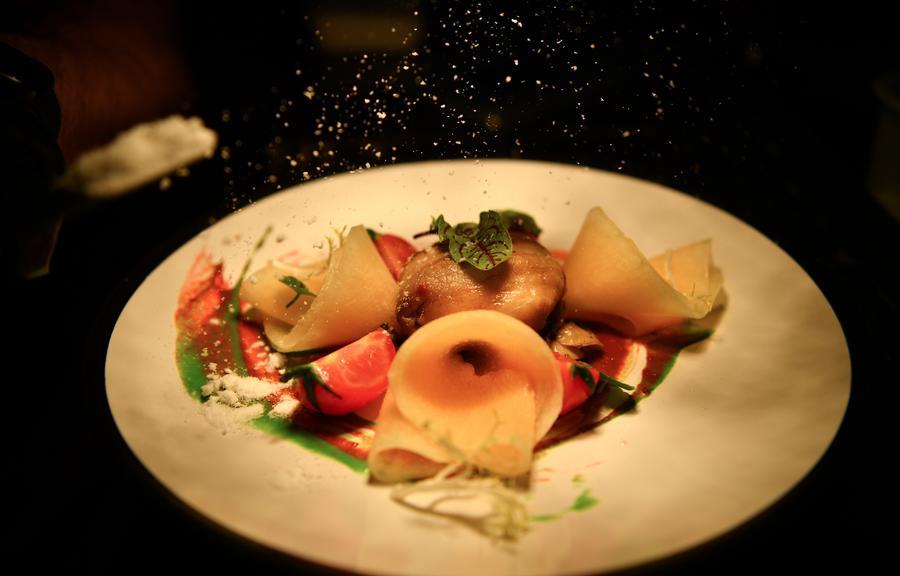 Piatto di un ristorante italiano a Sanya, nella provincia di Hainan, Cina meridionale. (28 dicembre 2021)