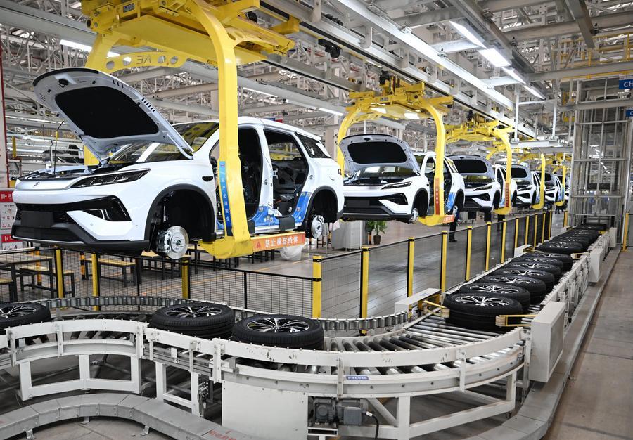 Produzione e vendite di automobili in Cina superano entrambe i 31 milioni di unità nel periodo gennaio-novembre