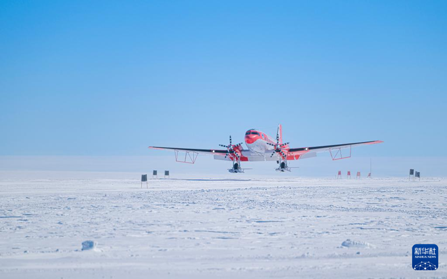10 anni, 800.000 chilometri, l'aereo cinese Xue Ying 601 sorvola l'Antartide
