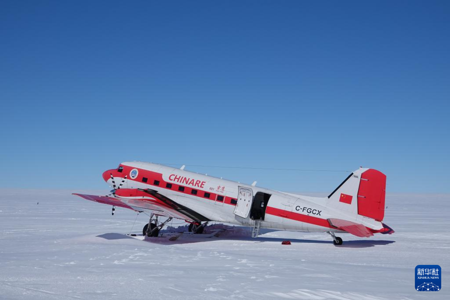 10 anni, 800.000 chilometri, l'aereo cinese Xue Ying 601 sorvola l'Antartide