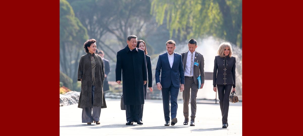 Chengdu, colloqui informali tra Xi Jinping ed Emmanuel Macron