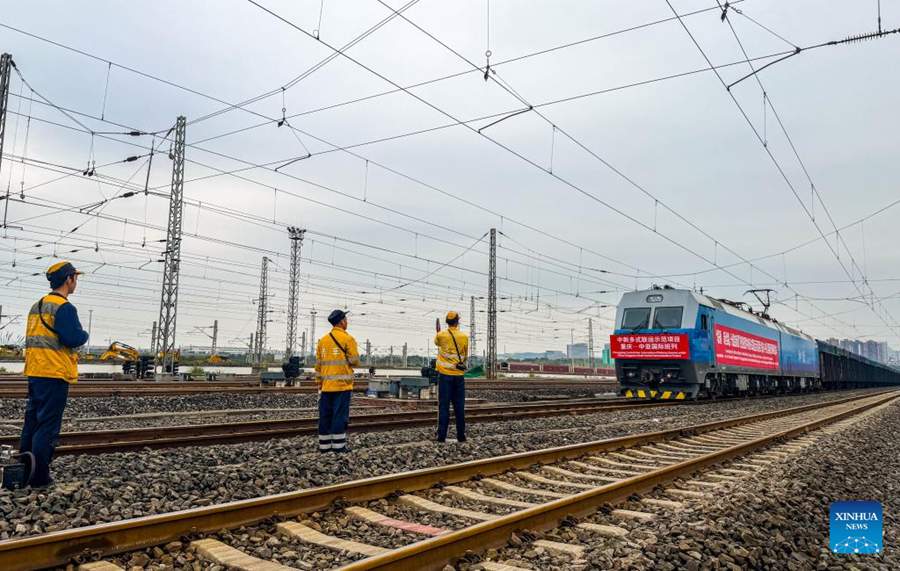 Due treni merci del Progetto Dimostrativo Multimodale Cina-Singapore partono da Chongqing