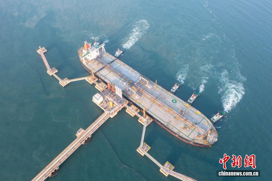 Primo giorno di attivazione delle operazioni doganali speciali ad Hainan: primo lotto di materie prime petrolchimiche e materiali ausiliari sdoganati a "tariffa zero" a Yangpu