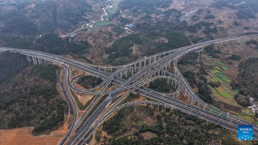 Autostrada Guiyang-Pingtang pronta per il traffico