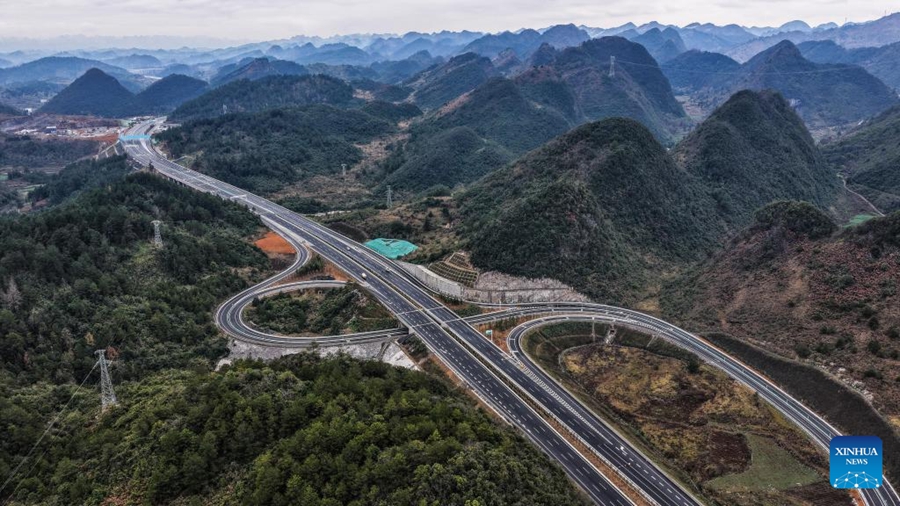 Autostrada Guiyang-Pingtang pronta per il traffico
