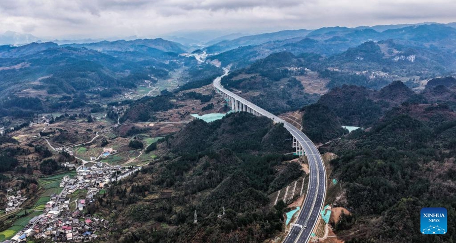 Autostrada Guiyang-Pingtang pronta per il traffico