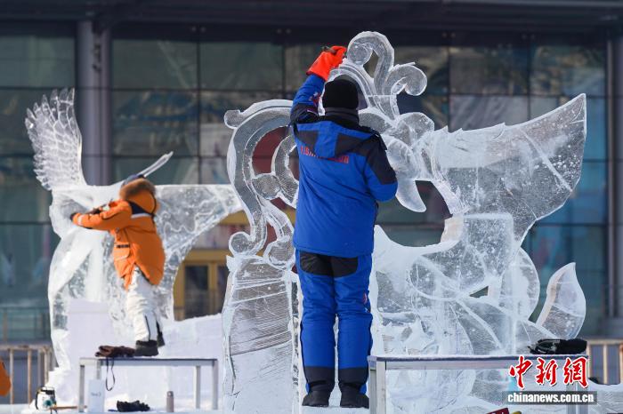 37a China Harbin International Ice Sculpture Competition in pieno svolgimento
