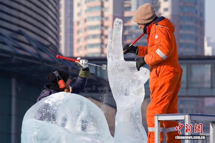 37a China Harbin International Ice Sculpture Competition in pieno svolgimento