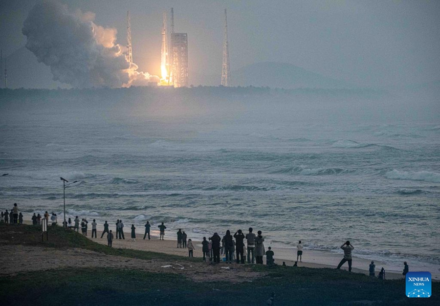 I lanci di razzi stimolano il turismo a tema aerospaziale a Wenchang, nella provincia di Hainan