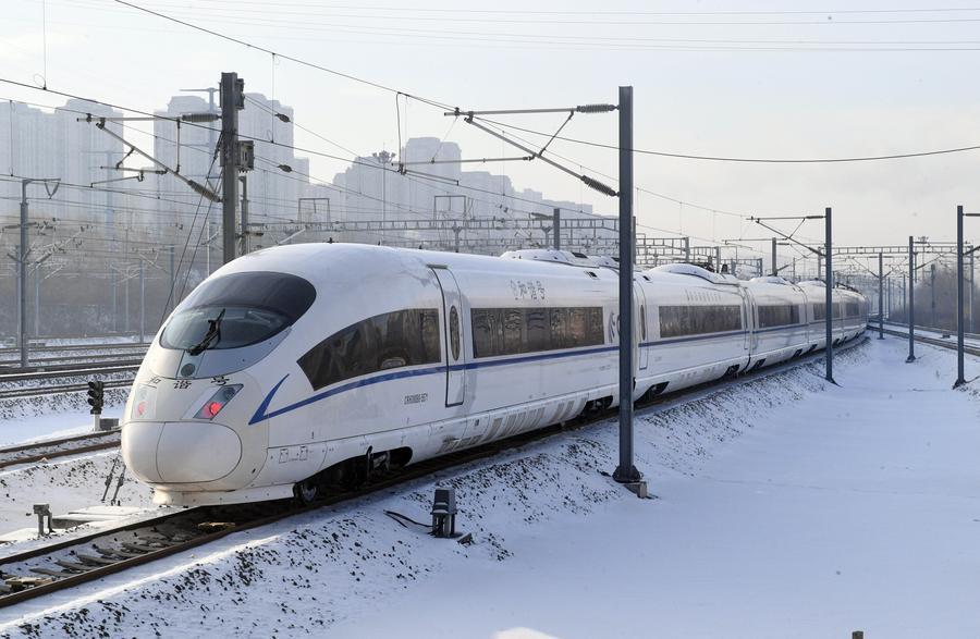 Il treno ad alta velocità a tema dell'Harbin Ice-Snow World entra in servizio nella Cina nordorientale
