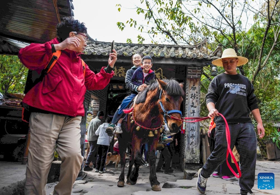 Il villaggio di Nakeli nello Yunnan diventa una popolare meta turistica invernale