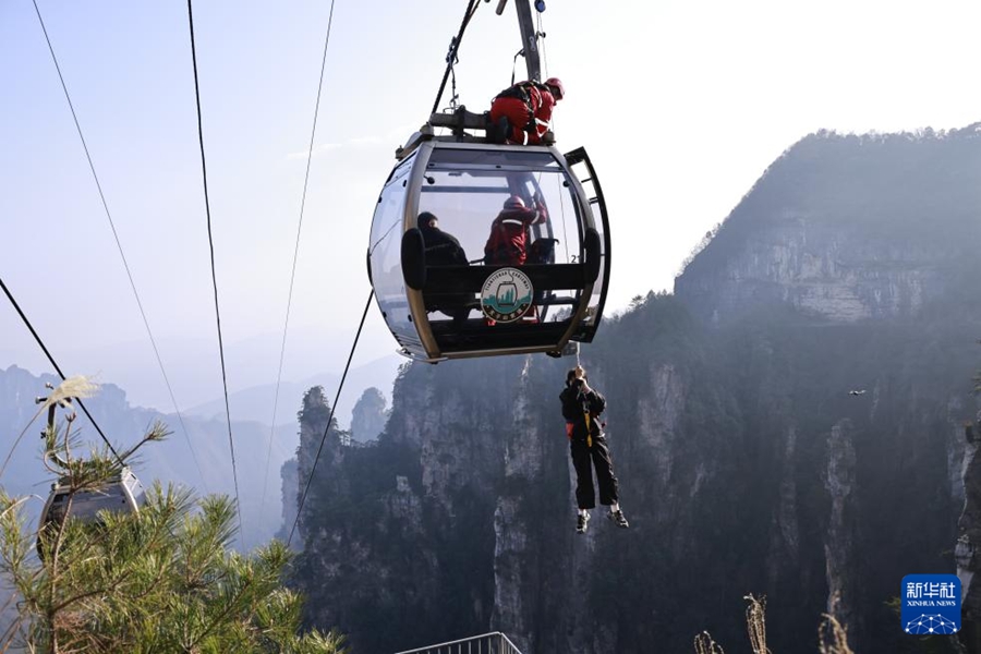 Zhangjiajie: Esercitazione di soccorso di emergenza sulla funivia