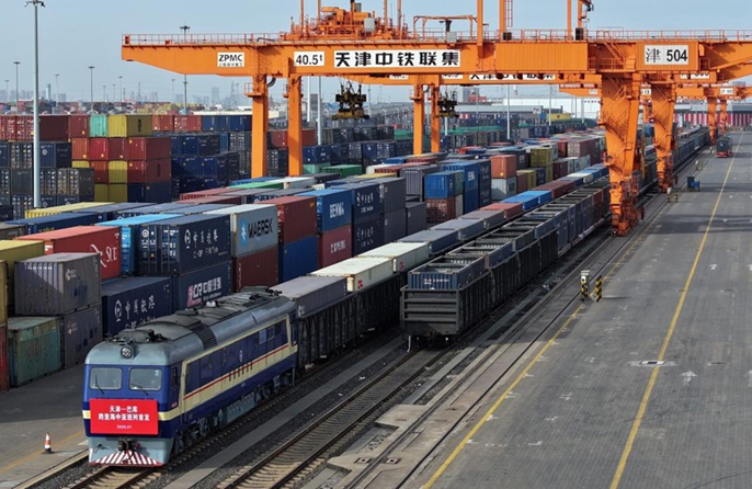 Economista azero: la crescita economica della Cina amplierà le capacità della BRI e del Corridoio di Mezzo