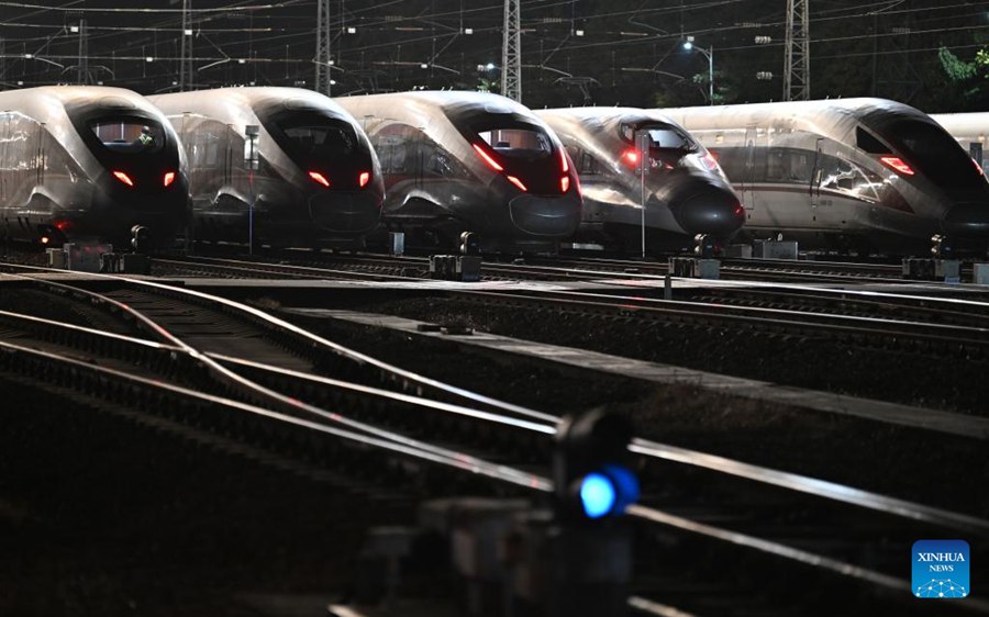 Treni ad alta velocità in tutta la Cina pronti per la corsa ai viaggi della Festa di Primavera