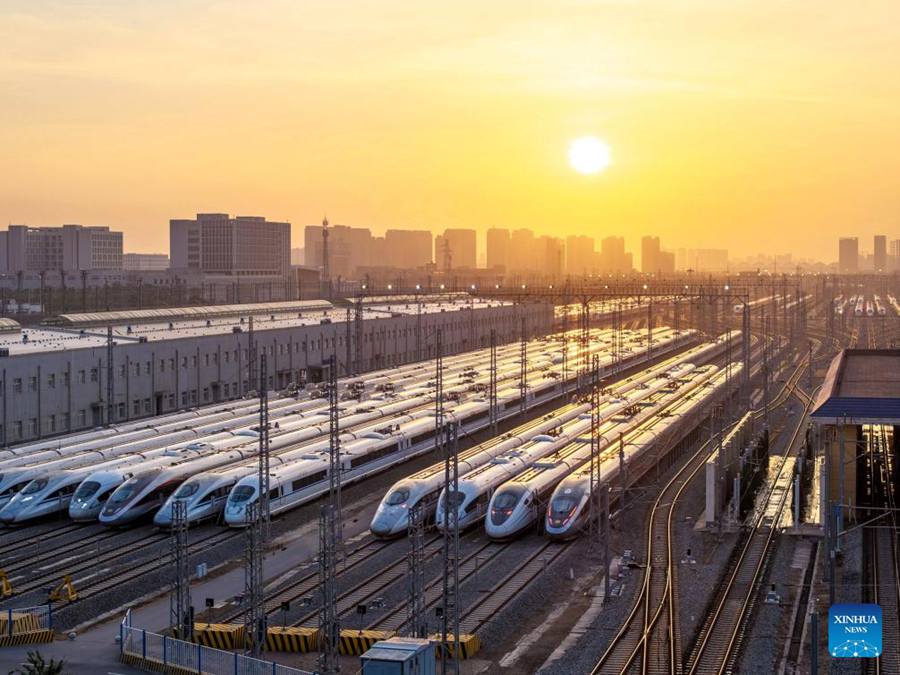 Treni ad alta velocità in tutta la Cina pronti per la corsa ai viaggi della Festa di Primavera