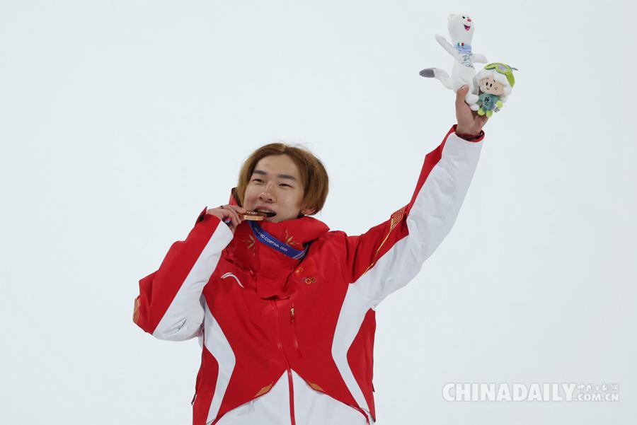 Lo snowboarder cinese Su Yiming conquista la sua prima medaglia a Milano-Cortina