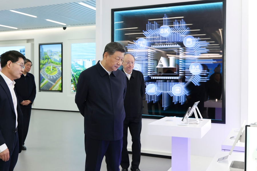 Xi Jinping ispeziona il lavoro di innovazione scientifica e tecnologica a Beijing