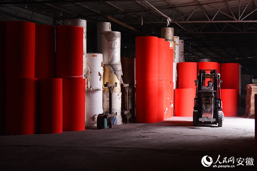 Produzione di distici augurali per il Capodanno cinese a pieno ritmo nell'Anhui