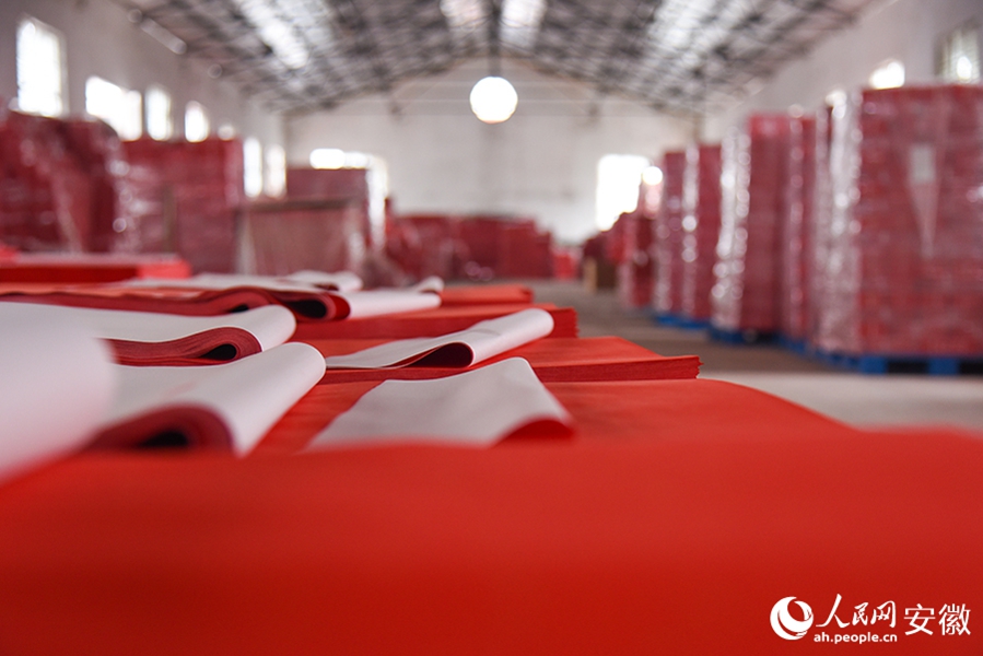 Produzione di distici augurali per il Capodanno cinese a pieno ritmo nell'Anhui