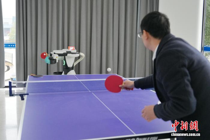 Apre il primo negozio 9S di robot nello Hunan