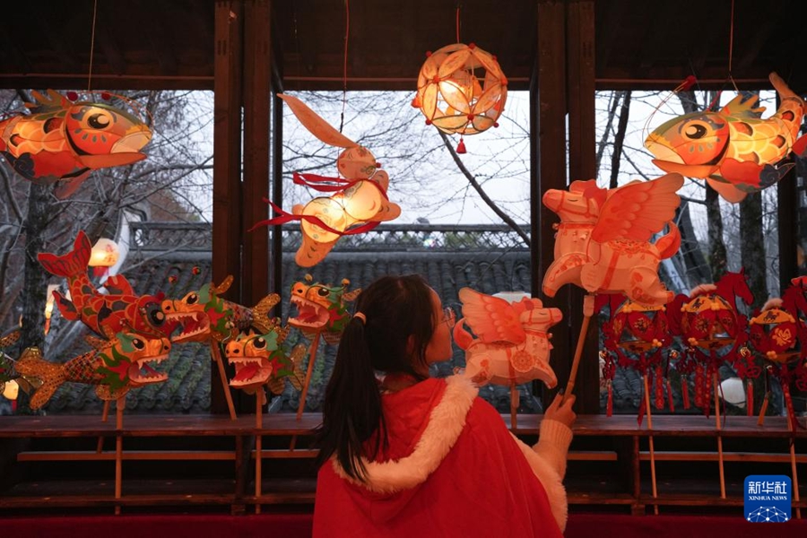 Inaugurato festival delle lanterne a Hangzhou