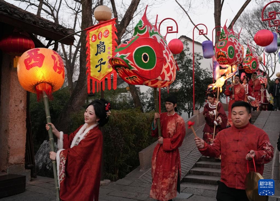 Inaugurato festival delle lanterne a Hangzhou
