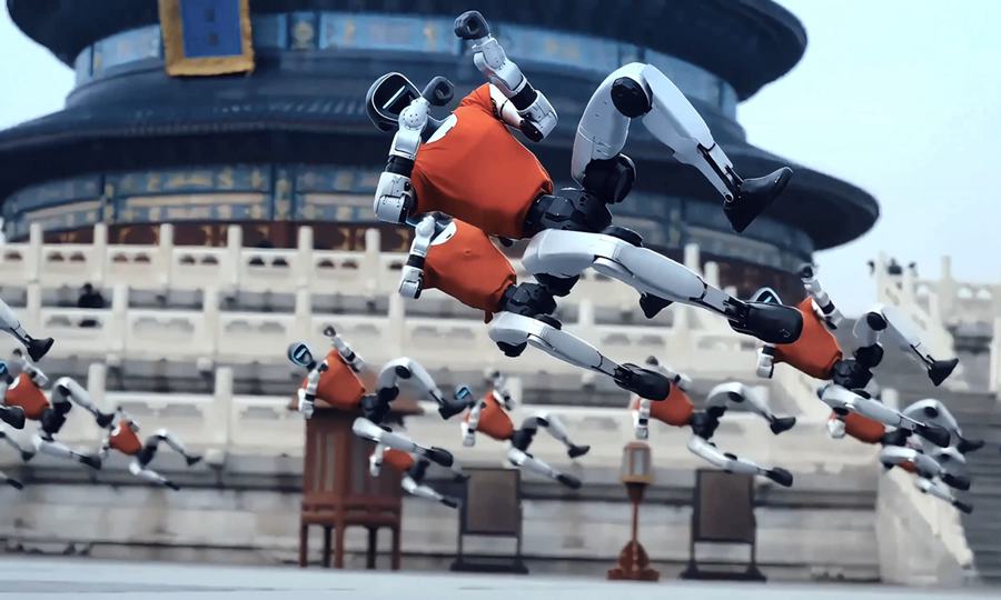 49 robot umanoidi di Unitree si esibiscono al Tempio del Cielo dopo il Gala della Festa di Primavera