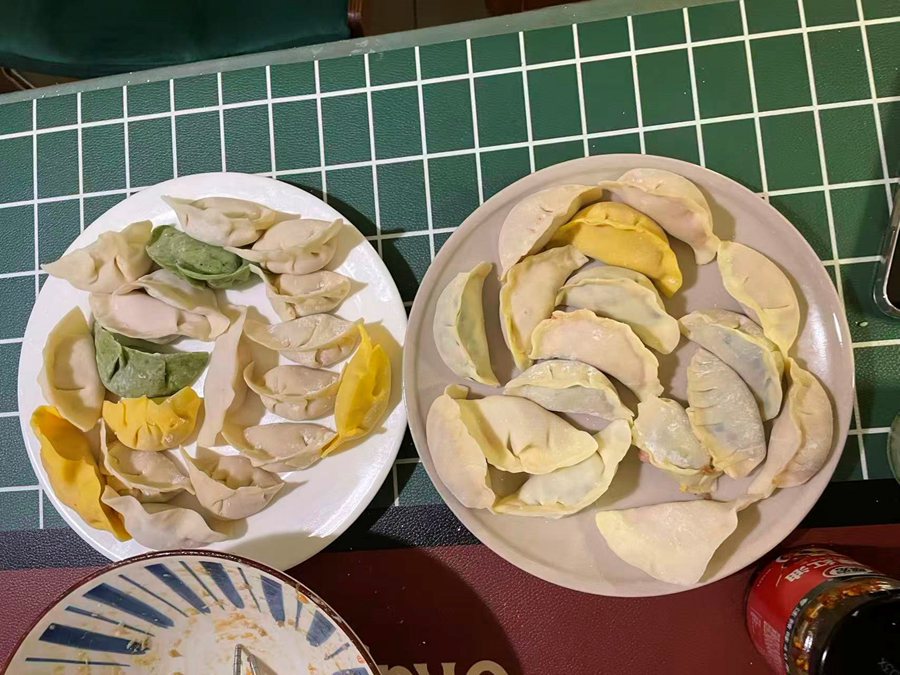 Jiaozi pronti per essere bolliti. (16 febbraio 2026 – Quotidiano del Popolo Online/Matteo Cherchi)