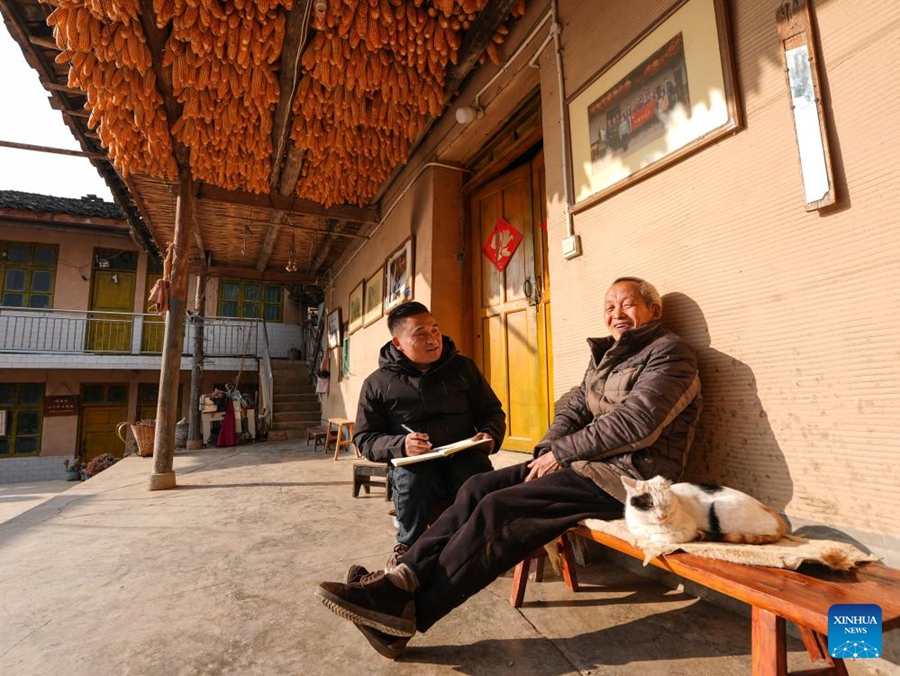 Deputato dell'Assemblea Popolare Nazionale guida villaggio verso la rivitalizzazione rurale